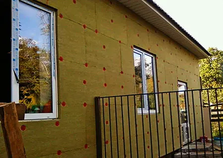 чем лучше утеплить фасад дома